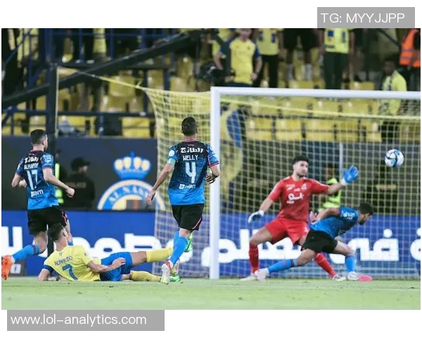 西甲精彩对决切尔西大胜莱比锡帽子戏法引发全场狂欢点评分析