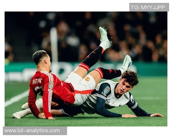 西甲精彩对决里昂与曼联战成平局补时进球点燃全场激情